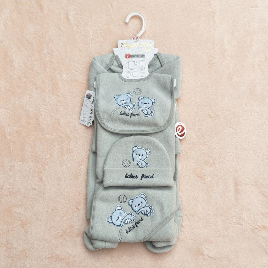 Play & Bear 7 Piece Winter Starter Set